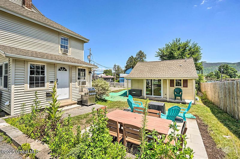 3rd image of 17 Mohican Street