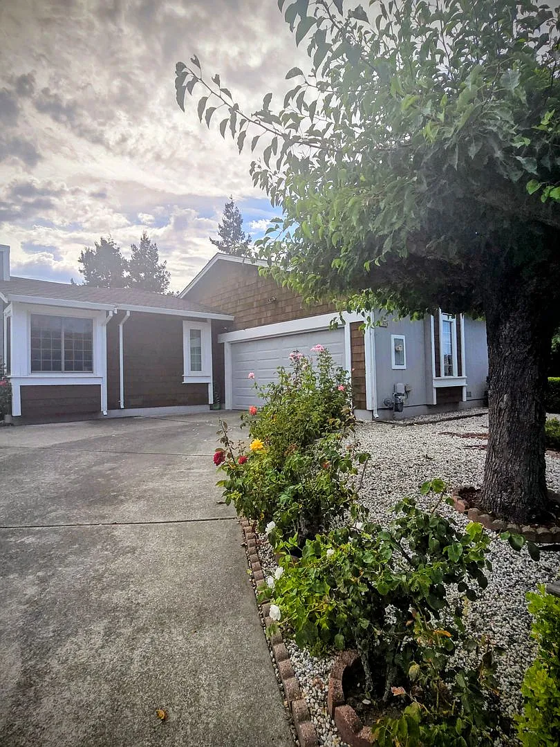 1679 Northstar Dr photo 1