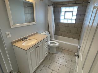 372 Greenbay Ave #B, Calumet City, IL 60409