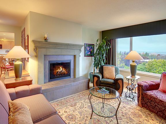 Living rm, view             