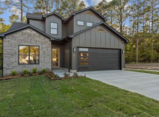 10 Woodlands Park Ln, Little Rock, AR 72211
