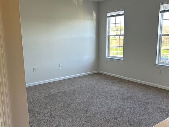4th image of 2818 Woodmont Dr