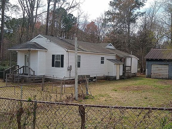 3rd image of 102 Kentucky Dr