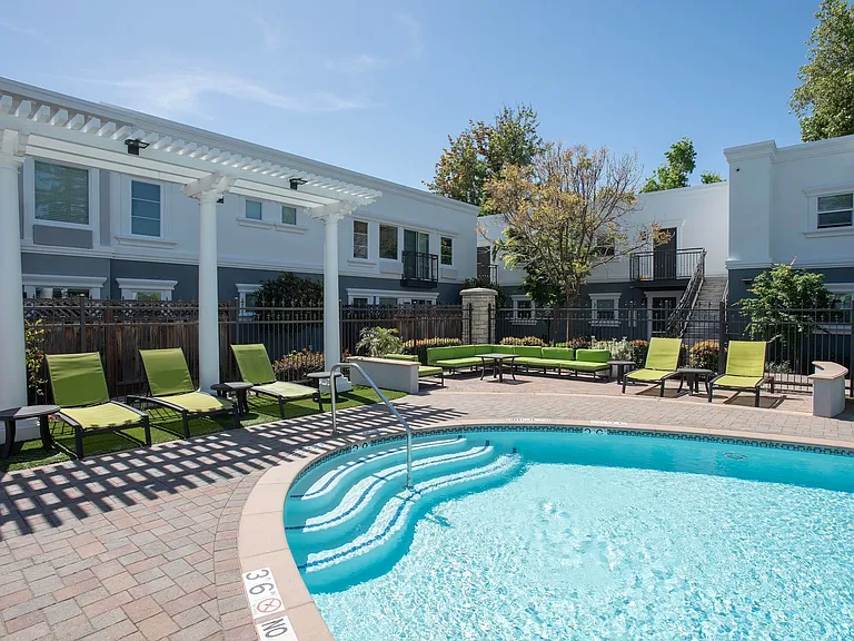 Ramblewood Apartments — Photo 1
