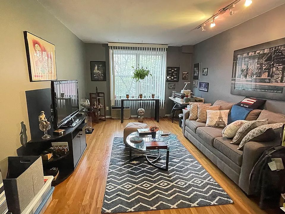 1st image of 142-05 Roosevelt Ave #538