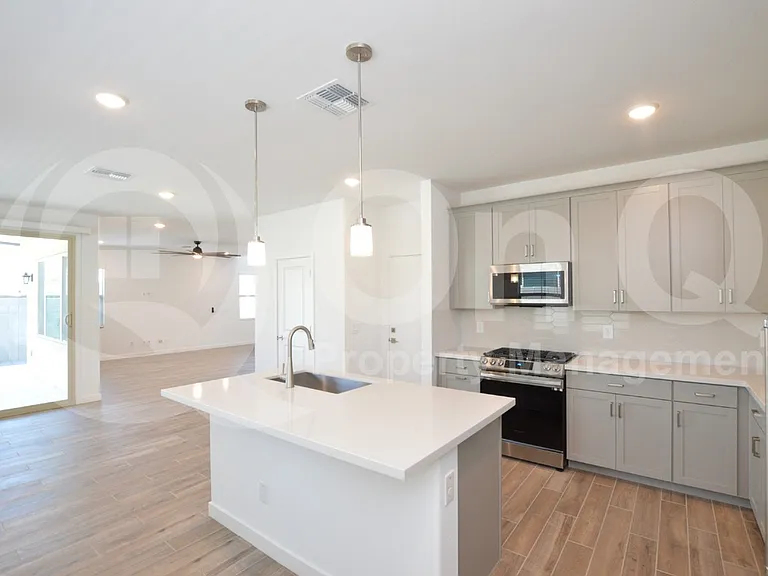 9244 E Sphere Ave — Photo 3