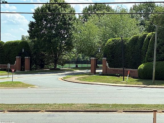 5th image of 3457 University Pkwy