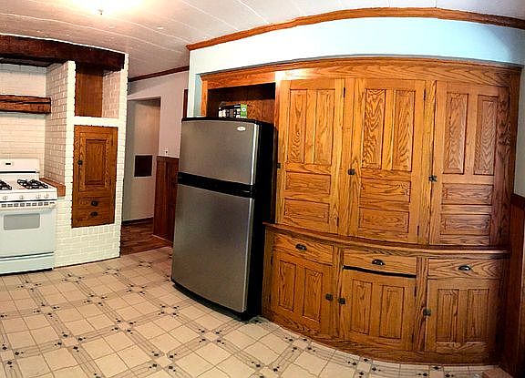2nd image of 533 Maynard Ave NW