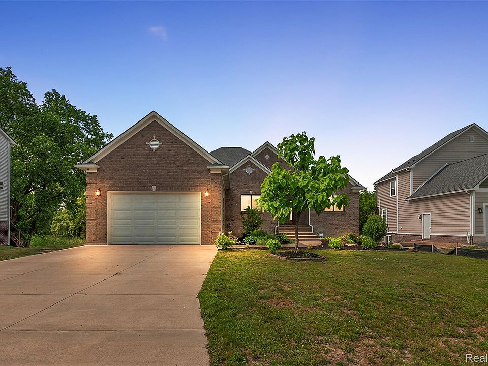 1st image of 1820 Crimson Ridge Dr