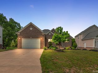 1820 Crimson Ridge Dr, Commerce Township, MI 48390