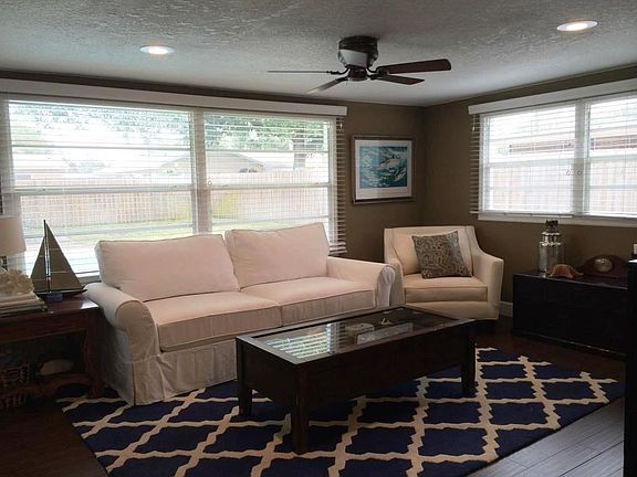 3rd image of 3511 E Kaley Ave