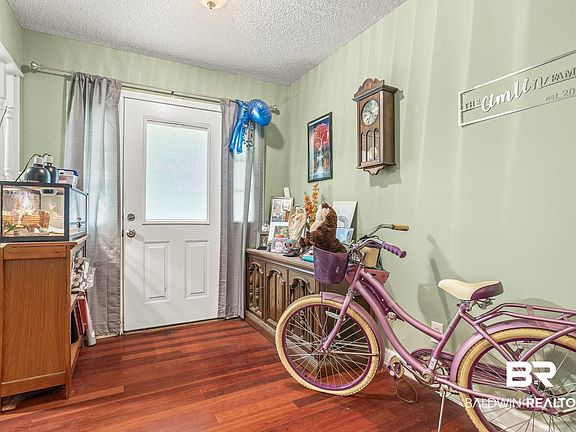 3rd image of 8826 Hillside Cir E