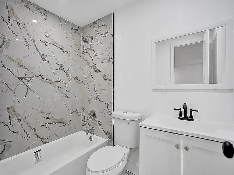 940 SW 28th St #2 — Photo 13