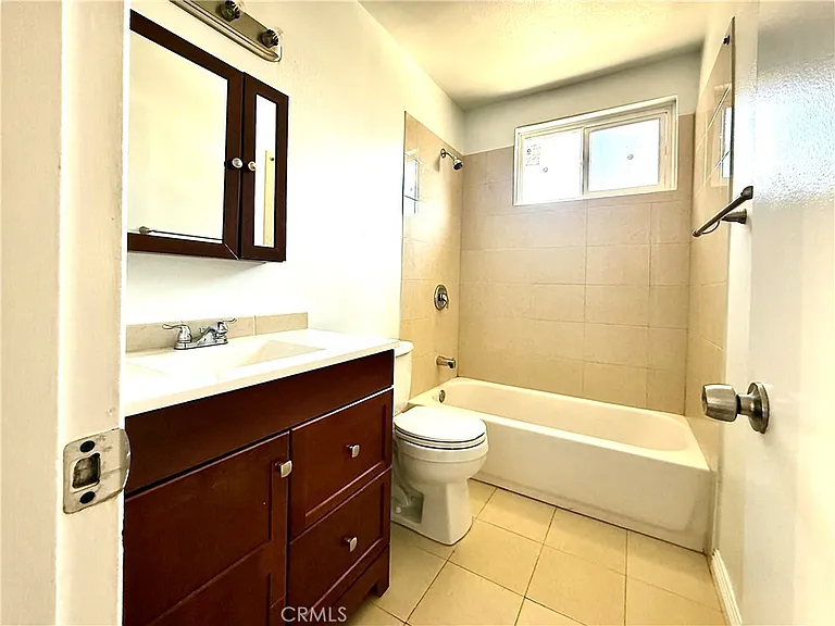 414 Mariposa Ave #F — Photo 7