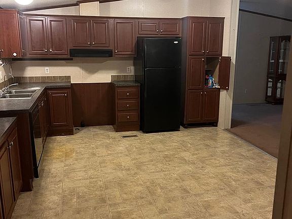 3rd image of 23156 Capitola Rd