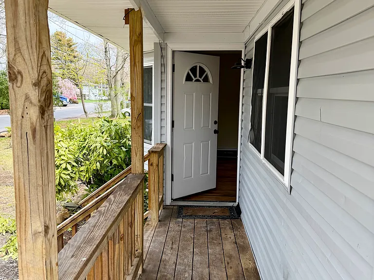 14 Mastic Blvd — Photo 12