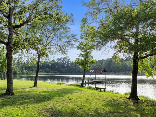 5000 Moody Dr, Montgomery, TX 77316