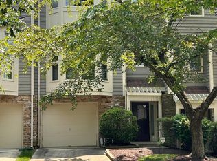 9 Taverngreen Ct, Baltimore, MD 21209