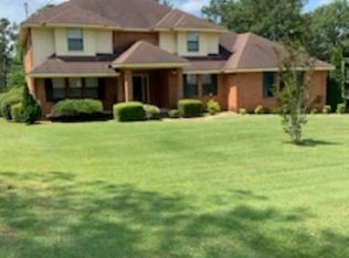 606 Lakeview Dr, Tuskegee, AL 36083