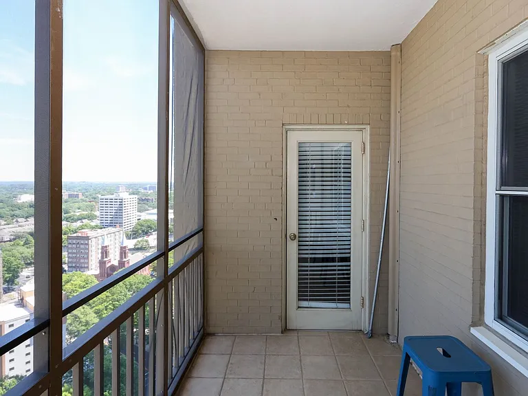 300 Peachtree St NE #23C — Photo 24