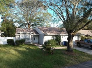 17541 Willow Pond Dr, Lutz, FL 33549