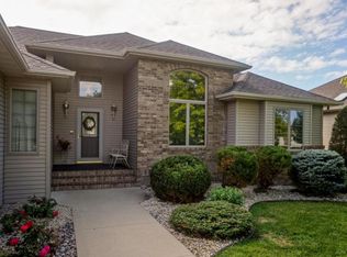 1840 Charleswood Estates Dr, West Fargo, ND 58078