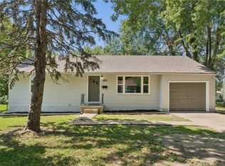 1211 NE 67th Pl, Gladstone, MO 64118