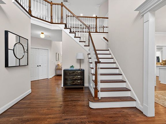 3rd image of 103 Gambardelli Ct