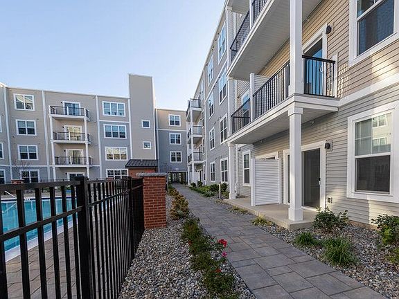 3rd image of 15 S Poplar St #Ecaec23f5