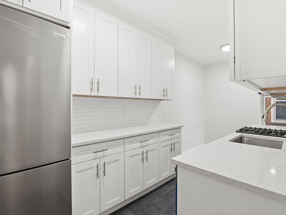 1st image of 18225 Wexford Ter APT 211
