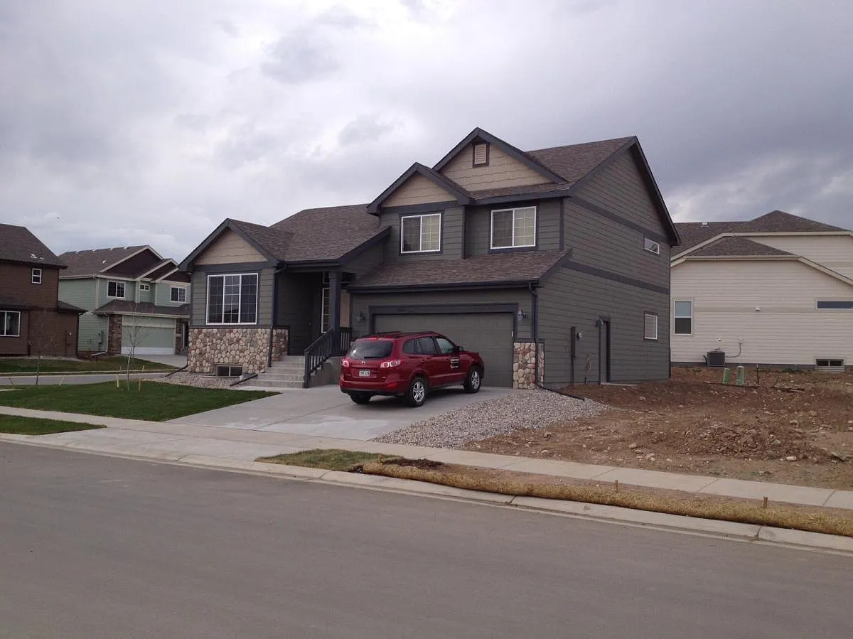 3 bed, 2.5 bath, 1888 sqft, $2,350 — Photo 1