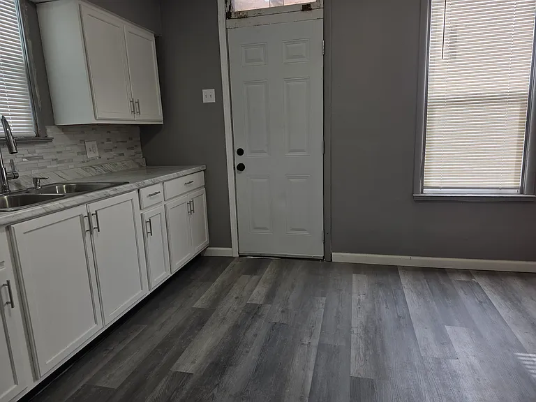 5914 Laura Ave — Photo 14
