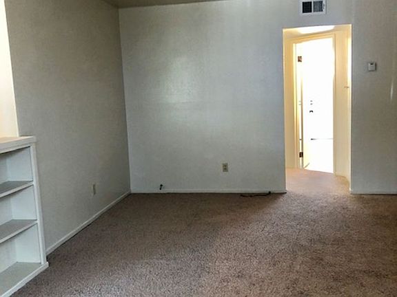 5th image of 130 Towne Ter Unit 2