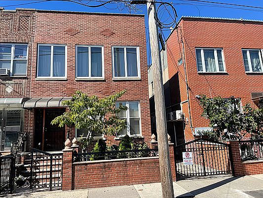 1st image of 14 Bay 14 St #1