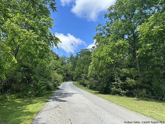 2nd image of 81 S Quaker Lane