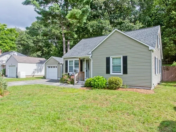 9 Cabot St, Palmer, MA 01069