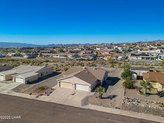 2nd image of 2945 Palisades Dr