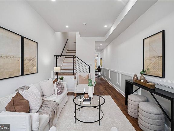 5th image of 1538 Levis