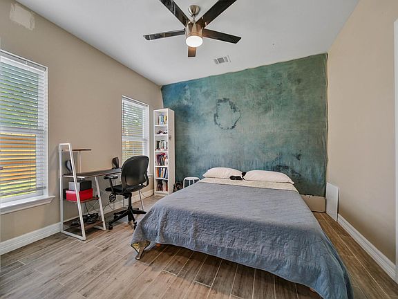 5th image of 2032 Spenwick Dr