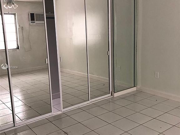 5th image of 919 Michigan Ave APT 4
