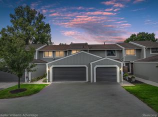 1038 Bristol Ct, Northville, MI