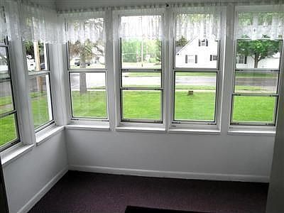 4th image of 591 Watson St