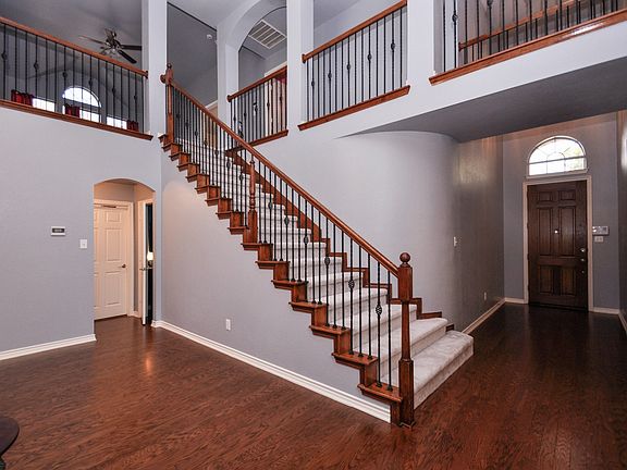 2nd image of 15152 Brooks Ln