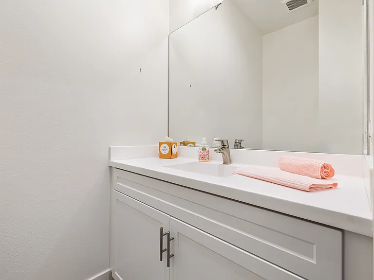 1701 Retreat Cir — Photo 40