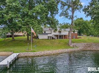 516 Juniper Dr, Petersburg, IL 62675