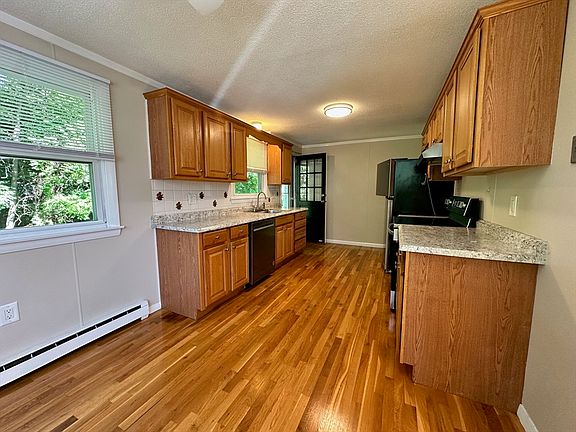 5th image of 9 Lowell St #C