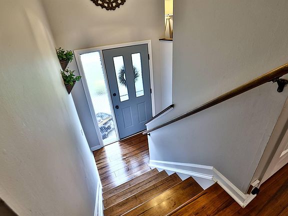3rd image of 2807 Surfside Dr