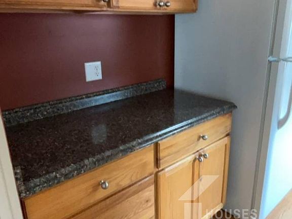 5th image of 101 Morningwood Ln