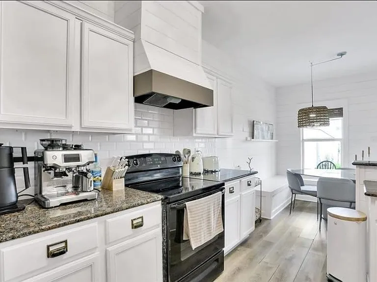 6715 Plum Springs Ln — Photo 14