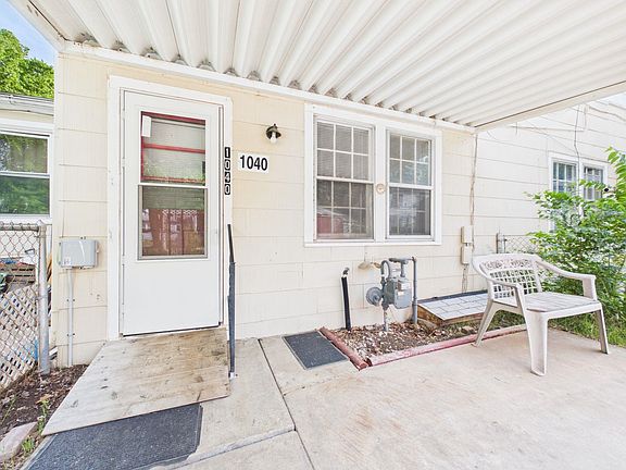 2nd image of 1040 S Pershing St